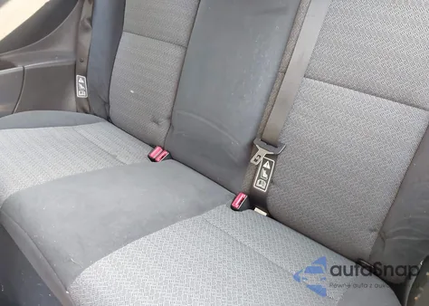 2000 Ford Focus Zx3 z USA, uszkodzony, nr VIN 3FAFP3139YR218665